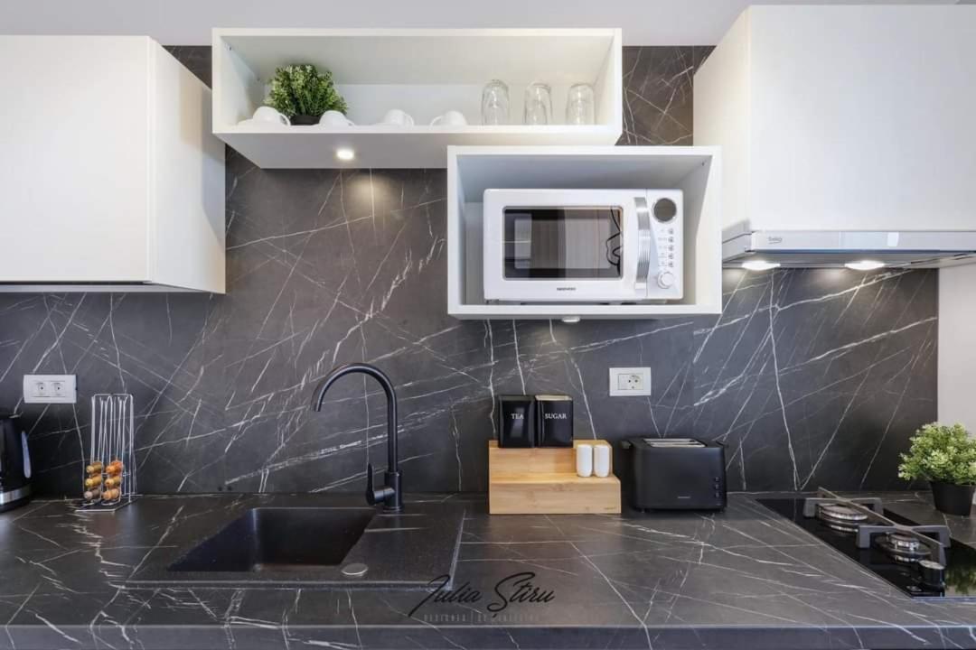 Government Deluxe Studio By Magic Apartments Bucareste Exterior foto