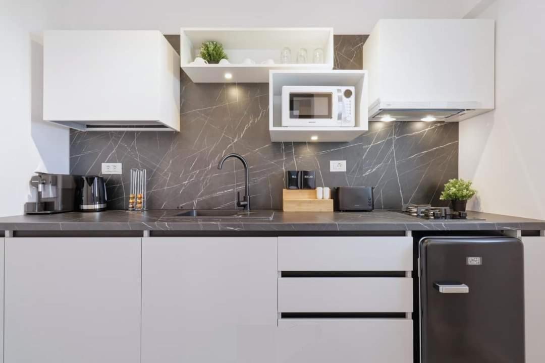 Government Deluxe Studio By Magic Apartments Bucareste Exterior foto