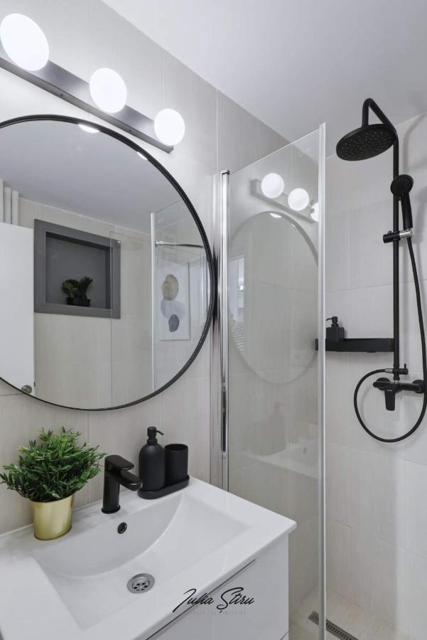 Government Deluxe Studio By Magic Apartments Bucareste Exterior foto